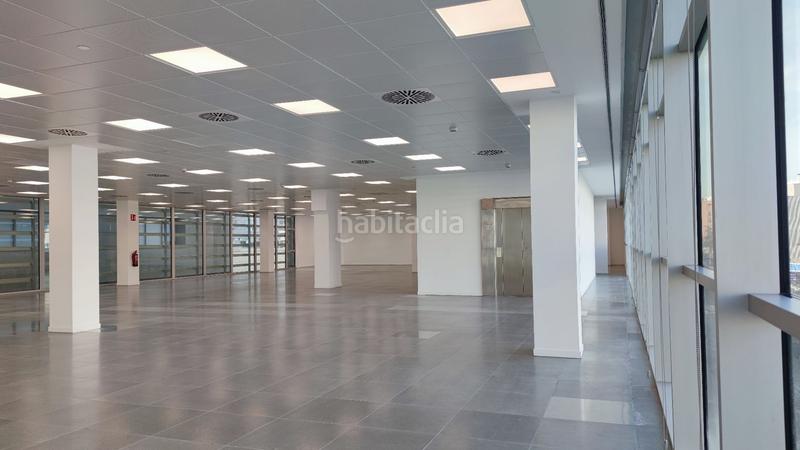Foto cfb110f2-36ea-4d93-9462-0a19dce62664. Rent office space with heating in Diagonal Mar i el Front Marítim del Poblenou Barcelona