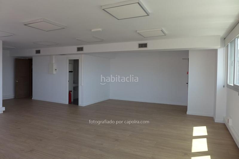 Foto a0175ddd-2a7e-4cc2-9b5c-c1c29f50e0e7. Affitto ufficio con riscaldamento in La Sagrera Barcelona