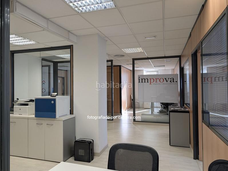 Foto 2bf13ff3-960c-4920-a198-c303c2457793. Miete büro mit heizung in Mas Lluí - Els Miralls Sant Just Desvern