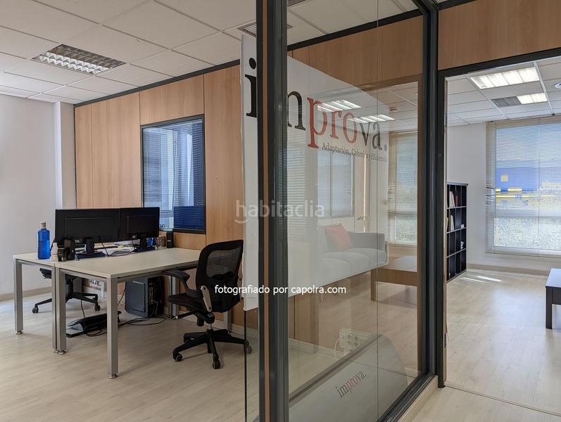 Foto 7961ceae-b67f-45f9-84fc-9dc2dcb5d76c. Miete büro mit heizung in Mas Lluí - Els Miralls Sant Just Desvern