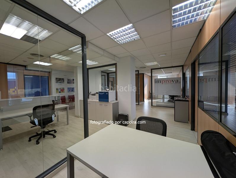 Foto 802b9d58-8fe0-479e-b458-d839fe12ee41. Miete büro mit heizung in Mas Lluí - Els Miralls Sant Just Desvern