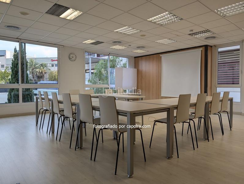 Foto 8a433895-8513-4ea7-a9d9-751cafc515a0. Miete büro mit heizung in Mas Lluí - Els Miralls Sant Just Desvern