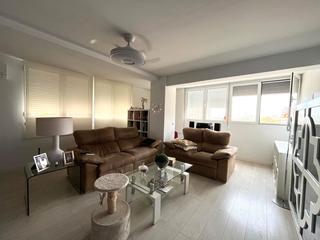 Pis a Camí Reial. Se vende piso en zona jesús