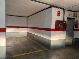 Aparcament cotxe a Tres Forques. Se vende plaza de garaje en av. tres forques