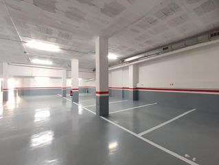 Location Parking voiture  Avenida de les bases de manresa. Places de pàrquing a lloguer