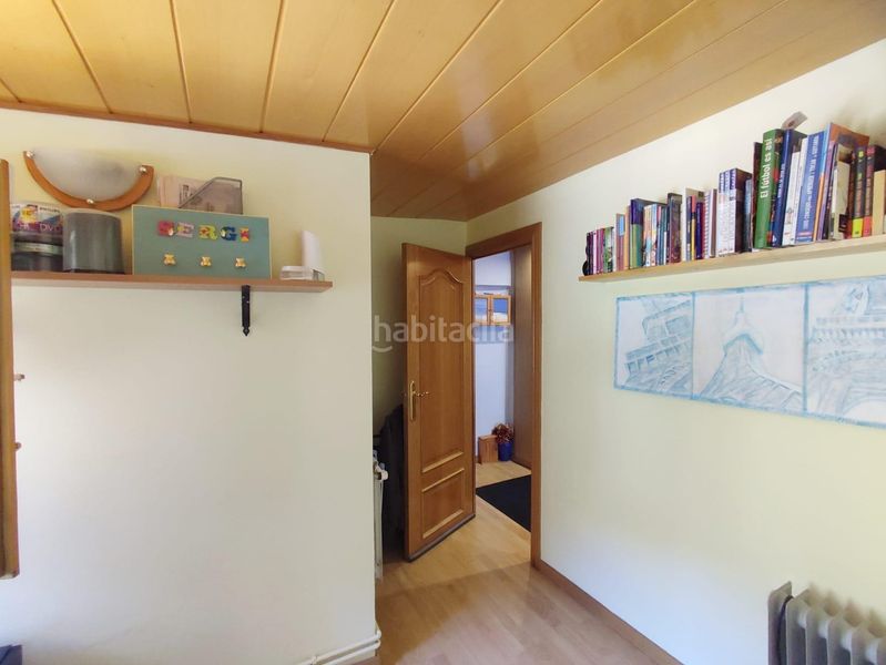 Foto f3c53633-36a7-4d25-aa85-7ce2731df064. Haus mit heizung parking in Castellgalí