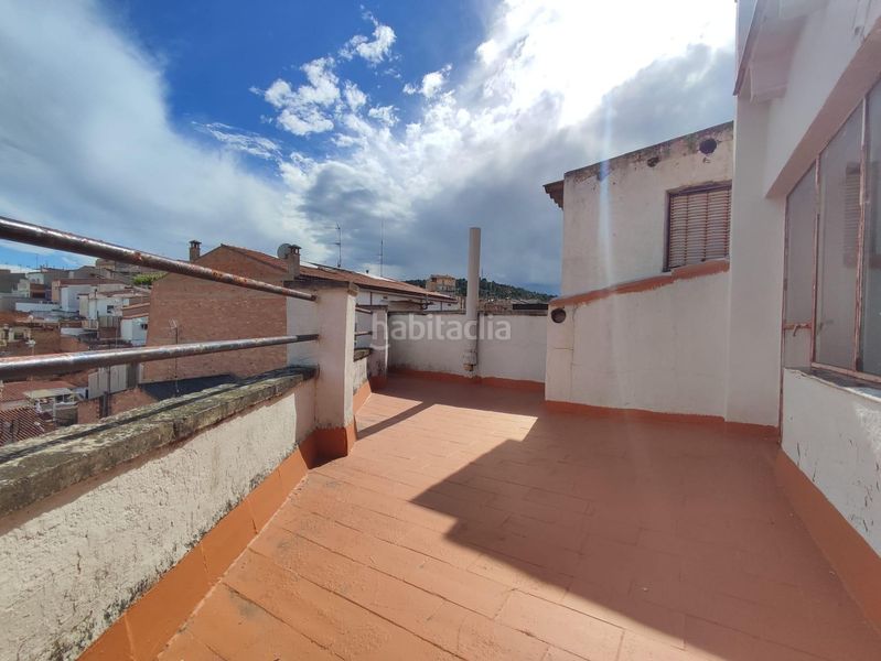 Foto b89c35be-484a-45d2-b7b5-649aec89d883. Casa adosada casa para reformar con terraza, garaje y vistas a montserrat en Sant Joan de Vilatorrada