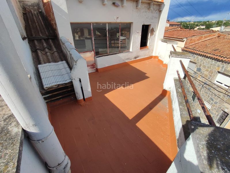 Foto fd5b4cbb-038c-422b-a8c0-2fae25f34162. Casa adosada casa para reformar con terraza, garaje y vistas a montserrat en Sant Joan de Vilatorrada