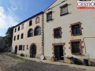 Edifici a Palma de Cervelló (La). Finca rústica con masia, almacenes, granjas y terrenos - a 20 km