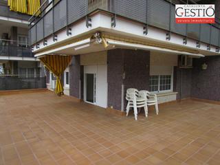Pis  Passatge l'era. Piso en el pueblo de 90 m y con gran terraza 170. metros