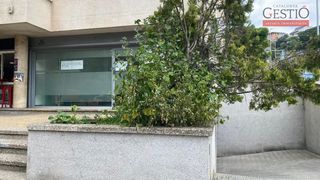 Lloguer Local Comercial  Passeig dels arbres. Local  en zona comercial