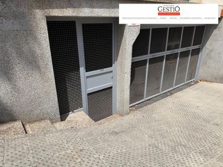 Aparcament cotxe a Carrer ausi�s march 12. No dejes tu coche o moto en la calle