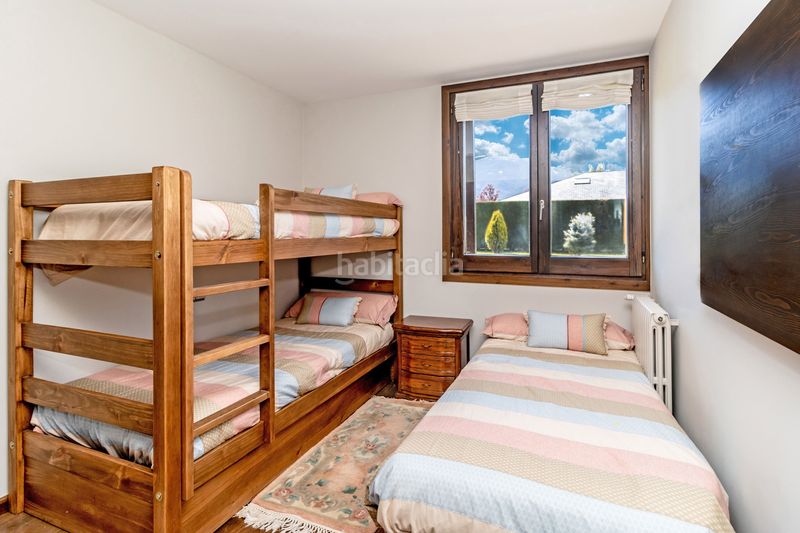 Foto cd40a834-91af-4eaf-b558-9eeaa60a6999. Chalet in urbanitzacio el pla 274 in Prats i Sansor
