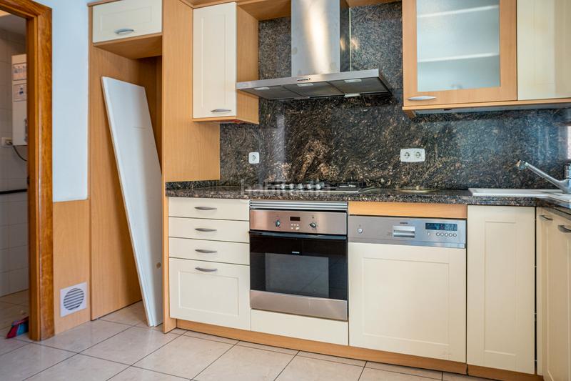 Foto 43846bfb-9b73-451c-a704-7c684535d0d6. Pis amb calefacció aparcament a Centre Sabadell