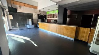 Rent Business premise in Avinguda de francesc macià 51
