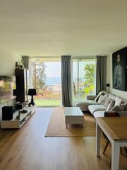 Pis  Carrer bateries. Jardín privado, vistas al mar y piscina: tu nuevo hogar en montg