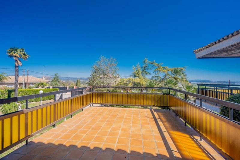 Foto 2041c85b-39a4-4d1b-bb90-f8a0faabf82c. Chalet mit heizung parking pool in Cumbres de Calicanto Torrent