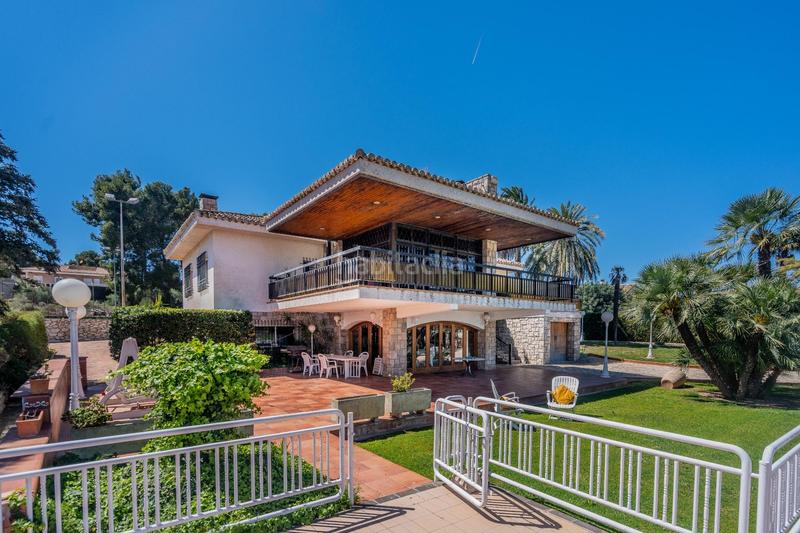 Foto 7671cda3-b695-43b7-954c-f56603409e01. Chalet mit heizung parking pool in Cumbres de Calicanto Torrent