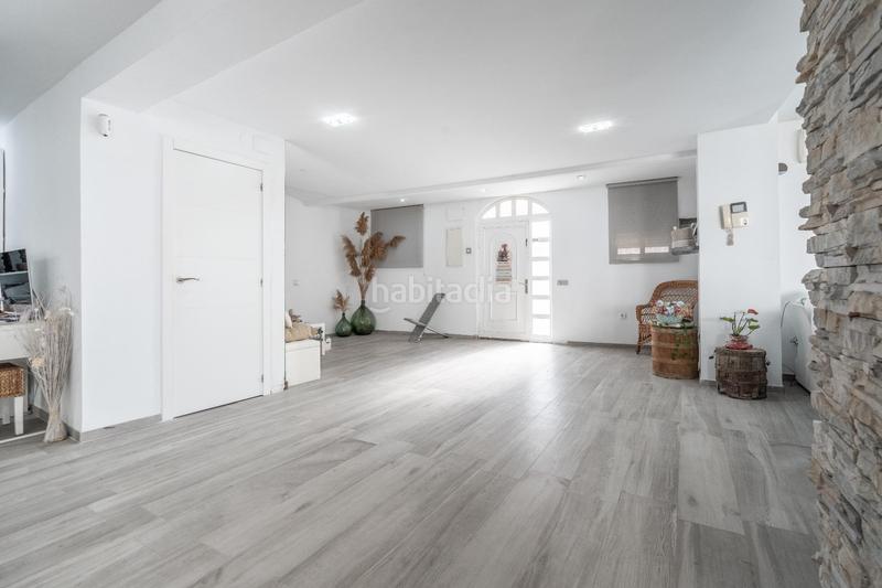 Foto 9efdc833-458e-46d6-a15c-6e0595bd65cf. Haus mit parking pool in Natzaret Valencia