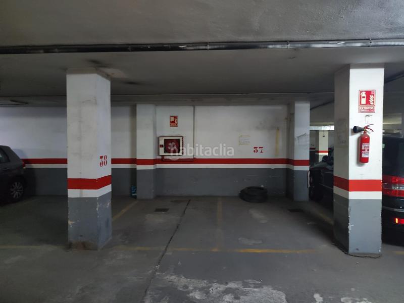 Foto 530a0388-835f-484d-8276-137fc5e6b1dd. Aparcament cotxe a El Botànic Valencia