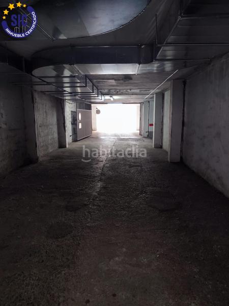 Foto 6dd237a6-79e3-42de-beeb-f41af4738dd0. Aparcament cotxe a El Botànic Valencia