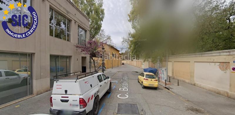 Foto a52e248c-c29b-4b7d-b53e-683fb91b57bb. Aparcament cotxe a El Botànic Valencia