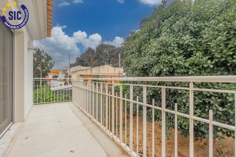 Foto d8d89064-bc2c-4bad-8417-9372de39a88a. Chalet con riscaldamento parcheggio piscina in La Cañada Paterna
