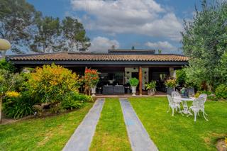 Chalet  Calle 360. Propiedad de ensueño en la cañada luz, naturaleza y elegancia