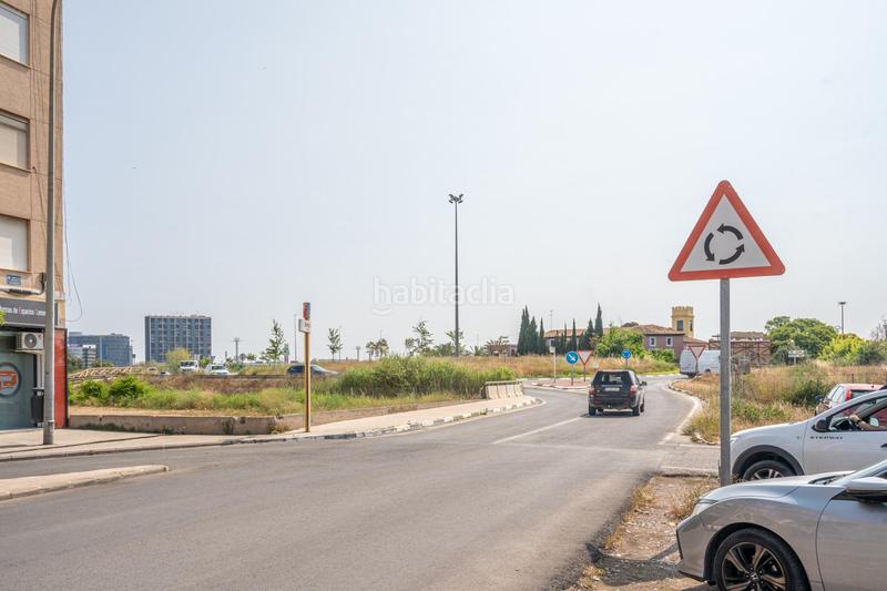 Foto b794c7bb-26f8-46b0-af31-ae98cb6c7e67. Local comercial a Benimàmet Valencia