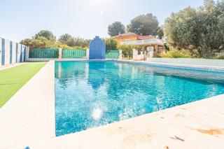Masia  Calle diseminados (p-35). Vive la tranquilidad en tu propio paraíso rural.