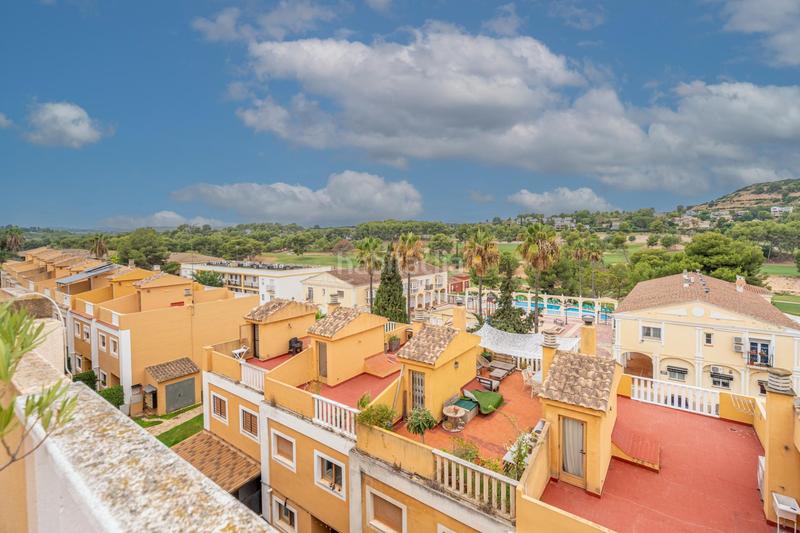 Foto 179121fa-0369-489d-9ef0-35d31d1fb458. Casa adosada exclusivo adosado en una exclusiva ubicación. urbanización El Bosque junto al campo de golf. en Chiva