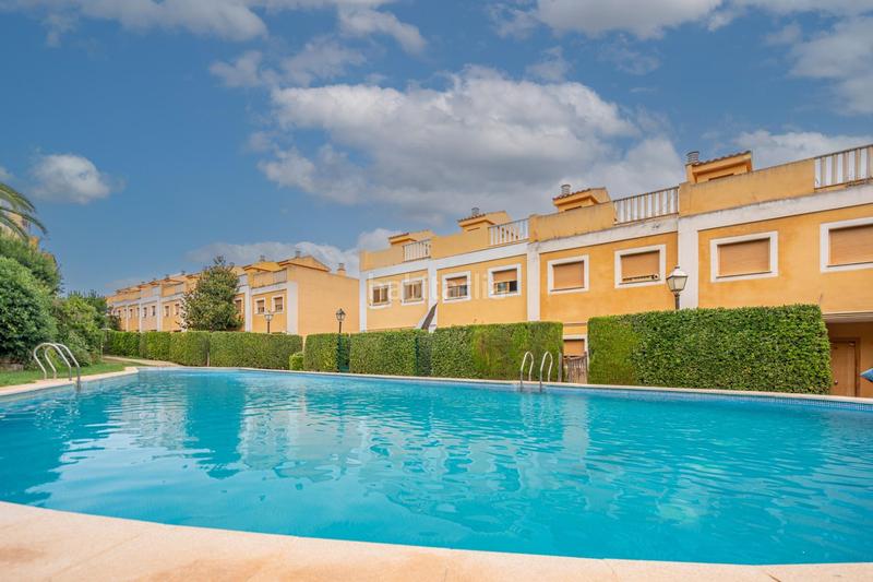 Foto 6a433492-3d67-46ea-9ffa-e7a4d6c21258. Casa adosada exclusivo adosado en una exclusiva ubicación. urbanización El Bosque junto al campo de golf. en Chiva