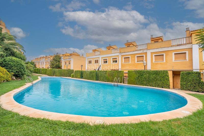 Foto ea840742-3cdd-4dc8-9d9a-d5a819e9f83f. Casa adosada exclusivo adosado en una exclusiva ubicación. urbanización El Bosque junto al campo de golf. en Chiva