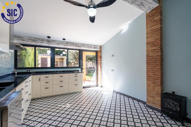 Foto 5c778474-0425-428e-8861-0a3d280e1a28. Chalet con riscaldamento parcheggio piscina in Riba - roja de Túria