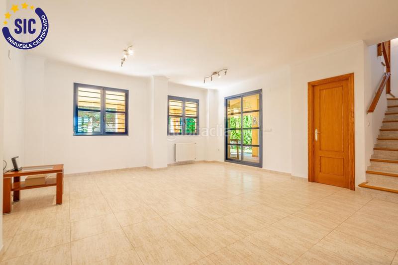 Foto fb09dc97-1ecb-4f69-8e59-4392cfa08e4a. Chalet con riscaldamento parcheggio piscina in Riba - roja de Túria