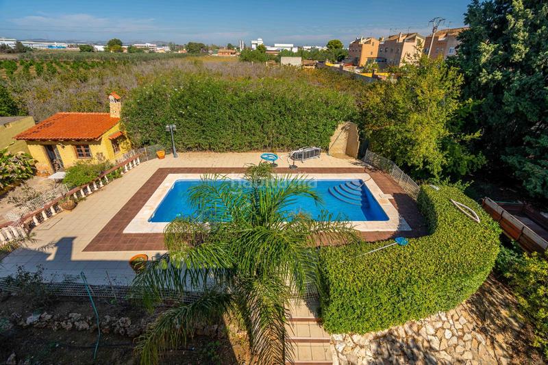 Foto 3dd99a4c-e3ad-485e-891c-6bf0860ffab1. Chalet con riscaldamento piscina in Polígono Mas del Jutge Torrent