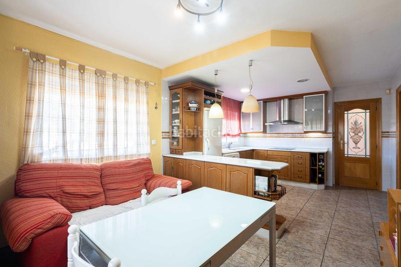 Foto 425b59e4-8a68-4e11-a76c-9e8c1a99a1df. Chalet con riscaldamento piscina in Polígono Mas del Jutge Torrent