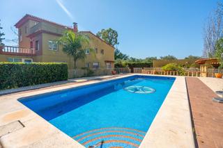 Xalet  Calle salamanca. Amplio chalet independiente con piscina