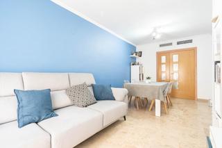 Pis  Doctor fleming. Amplio y moderno piso en albal con terraza y parking