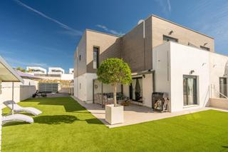 Casa pareada  Calle rio duero. Tu nuevo hogar te espera en montesano  elegancia, comodidad y ub