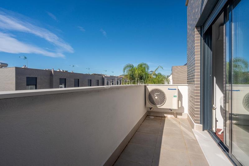 Foto 62309bb0-974a-4a8e-a312-5f73a3998dc8. Maison jumelée avec chauffage parking piscine dans San Antonio de Benagéber