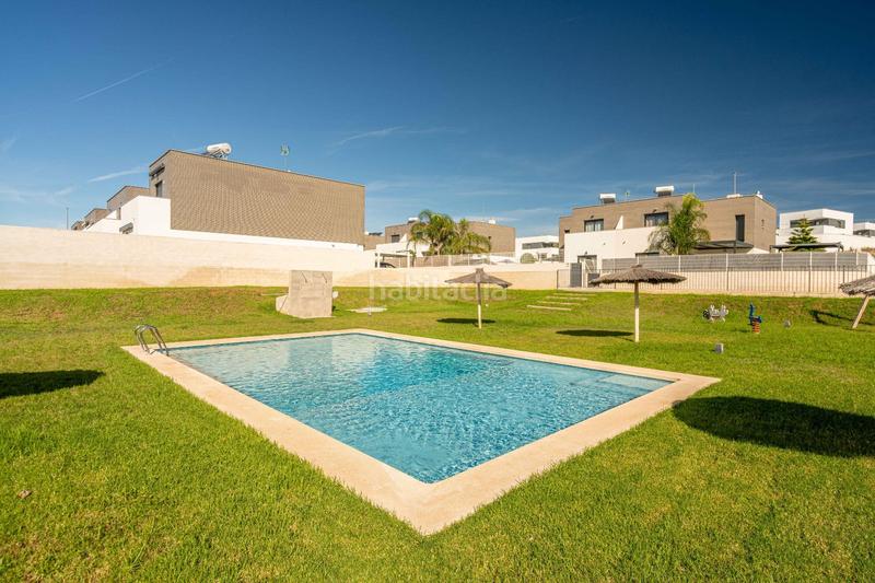 Foto 9d95ce8c-d167-42ab-a1e5-4799275d094f. Maison jumelée avec chauffage parking piscine dans San Antonio de Benagéber