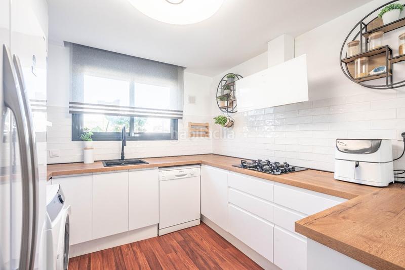 Foto b9ab131a-fdd7-41c0-b148-37f7123de60f. Maison jumelée avec chauffage parking piscine dans San Antonio de Benagéber