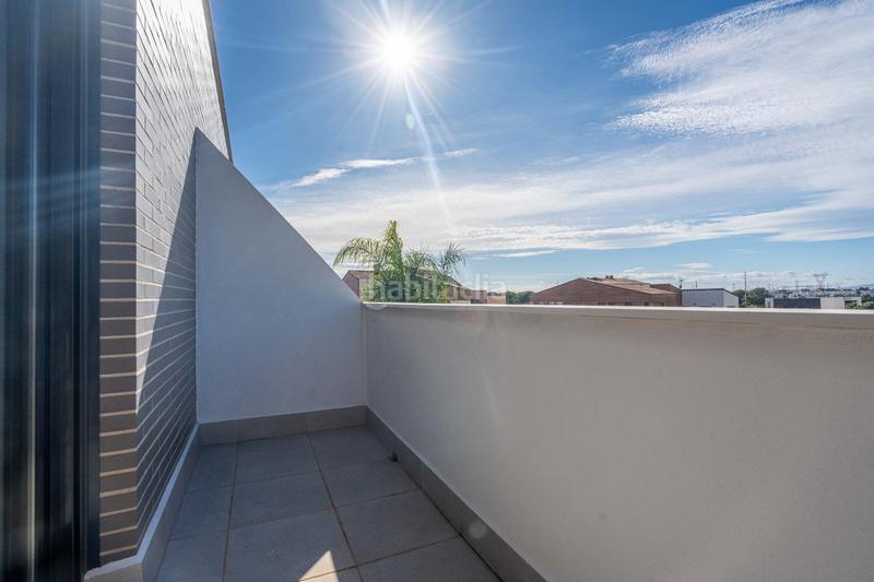 Foto ccfb7a1a-9b11-44d3-8dbd-c96f3b9e9d04. Maison jumelée avec chauffage parking piscine dans San Antonio de Benagéber