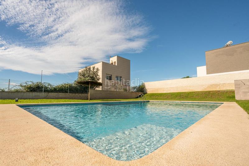 Foto ef294e89-c5ad-406d-bd97-4a557da298c1. Maison jumelée avec chauffage parking piscine dans San Antonio de Benagéber