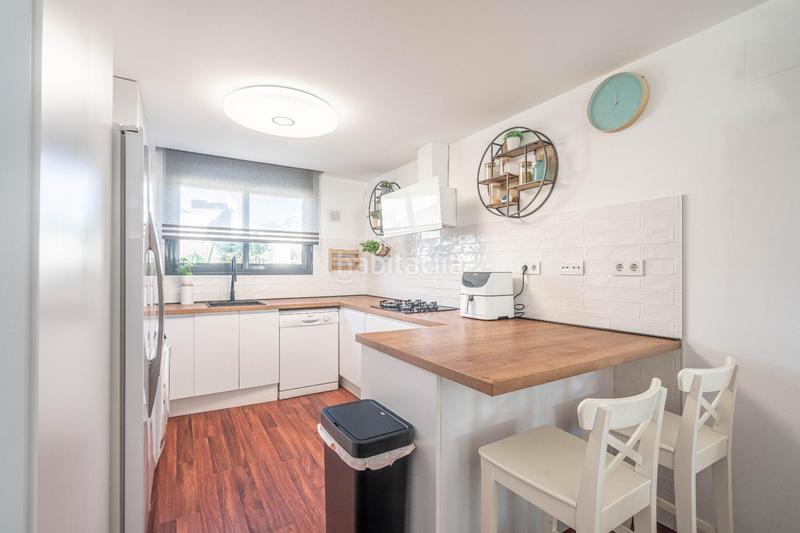 Foto f1b54993-1b16-4f77-8a80-62a78fd76b18. Maison jumelée avec chauffage parking piscine dans San Antonio de Benagéber