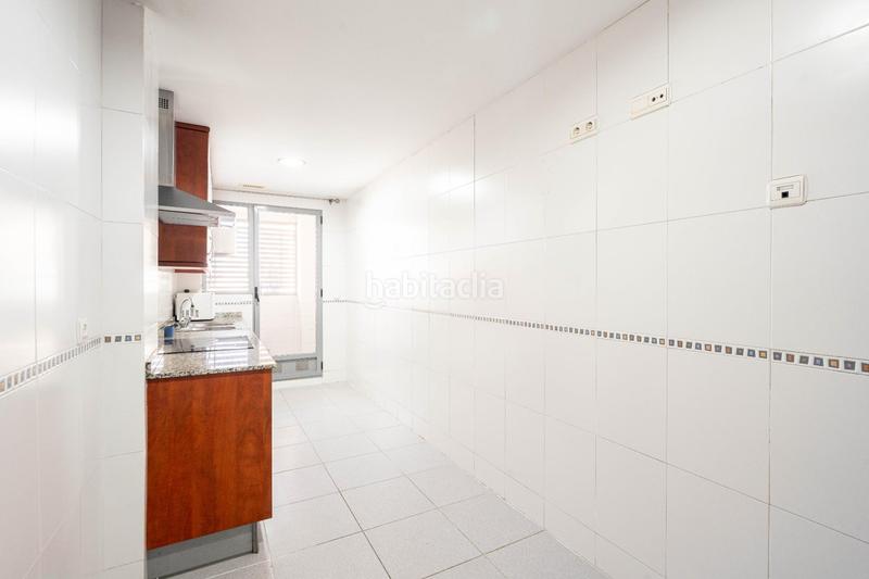 Foto 7ce838cb-8642-4abc-932c-28d6f4d900b3. Etagenwohnung mit parking in Natzaret Valencia