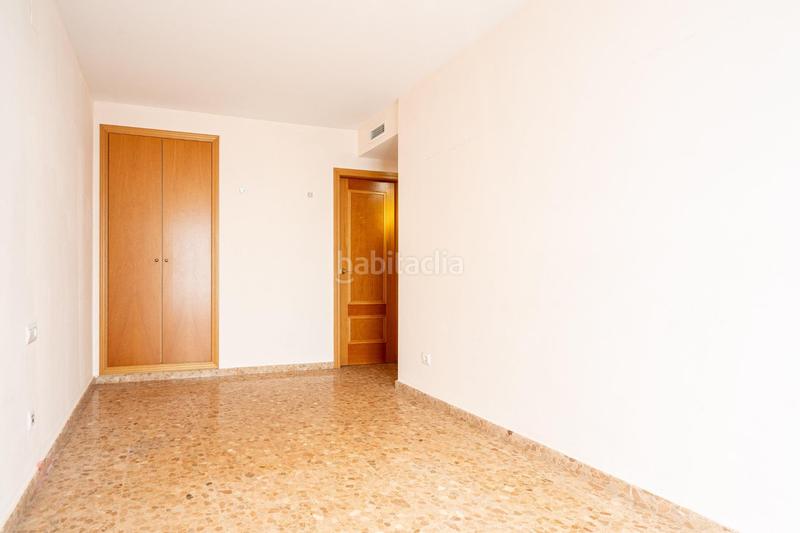 Foto a8ad9ff2-c927-423a-8ed1-942c074b6a5c. Etagenwohnung mit parking in Natzaret Valencia