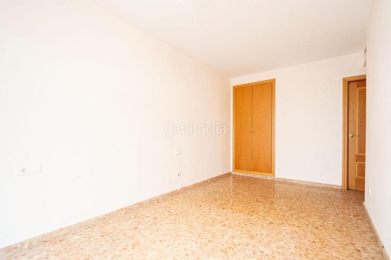 Foto c581cde1-cc15-4c78-8b5a-8ce2a1c01045. Etagenwohnung mit parking in Natzaret Valencia