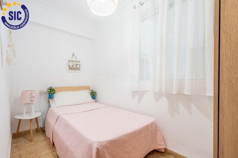 Foto f24c9fcd-f467-4d68-b425-dbcff2fe4685. Apartament amb aparcament a El Perelló Sueca